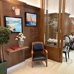 Les Voyageurs Hotel