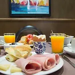 Les Voyageurs Hotel