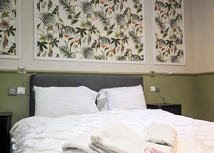 Hotel Les Voyageurs Bastia (Corsica)