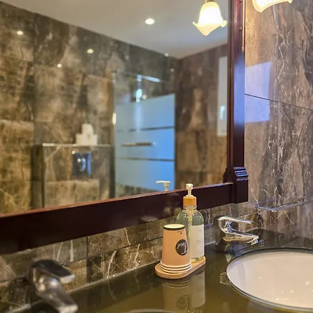 Hotel Les Voyageurs 3*