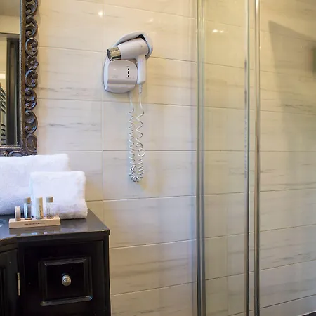 Hotel Les Voyageurs Bastia (Corsica)