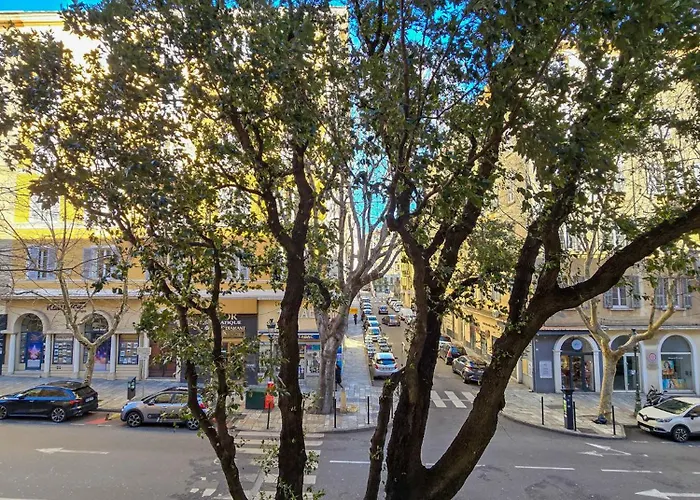 Les Voyageurs فندق 3*