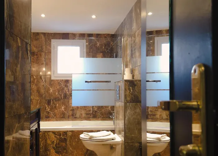 Les Voyageurs 3* باستيا